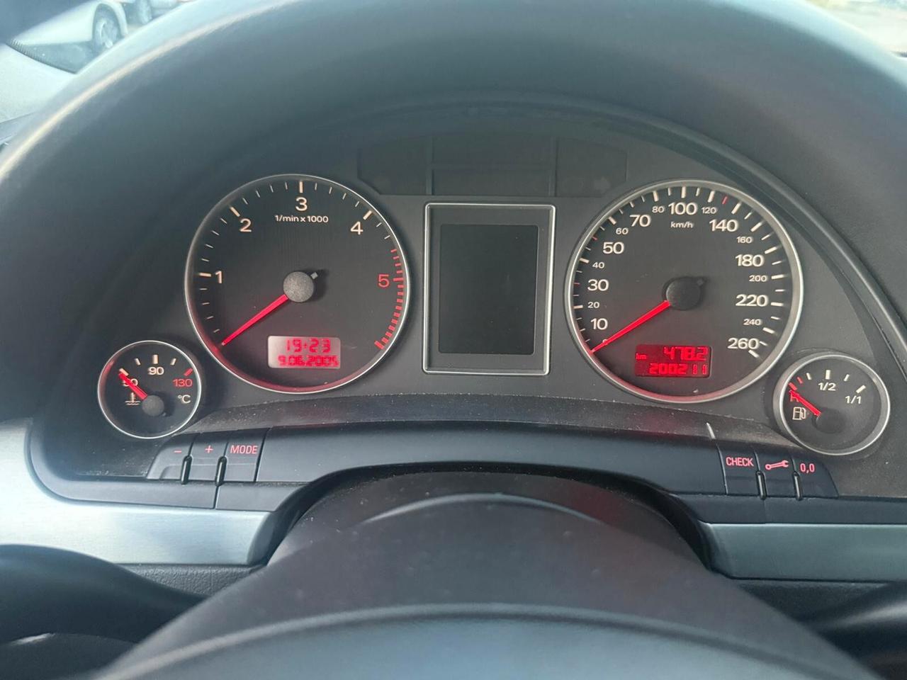 Audi A4 BERLINA MANUALE