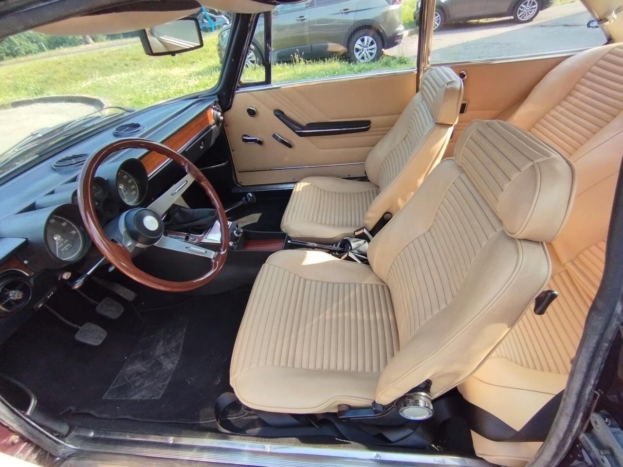 Alfa Romeo GT 1300 Unificata