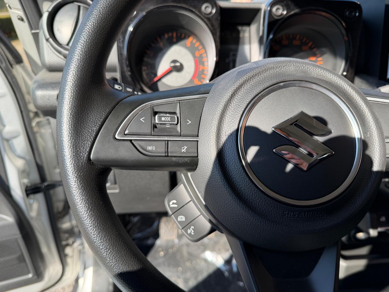 Suzuki Jimny 4x4 - 5 PORTE - 4 POSTI VETTURA !!!