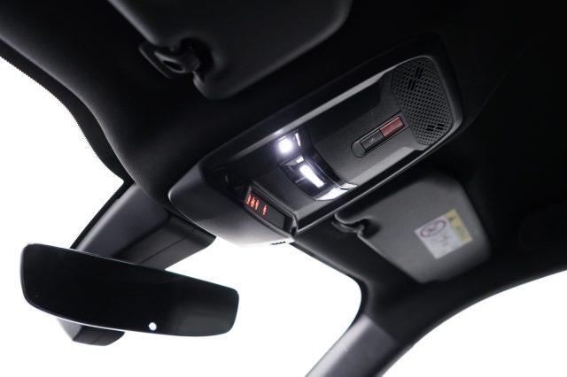 PEUGEOT 2008 motore elettrico 136cv GT