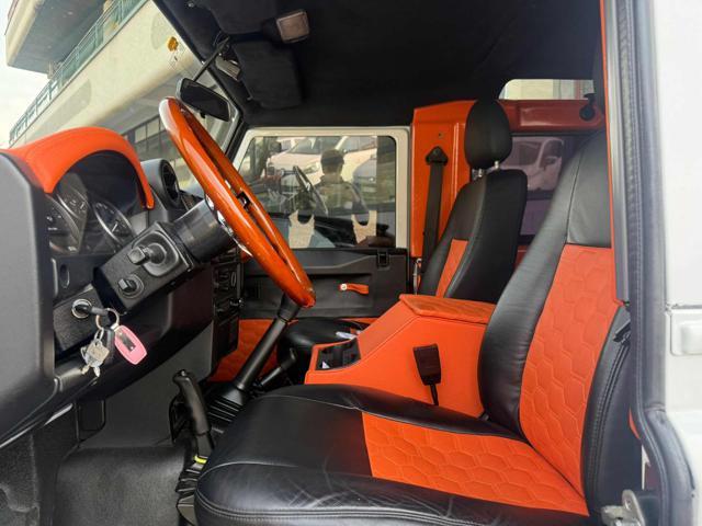 LAND ROVER Defender 2.2 TD4 Hard Top N1