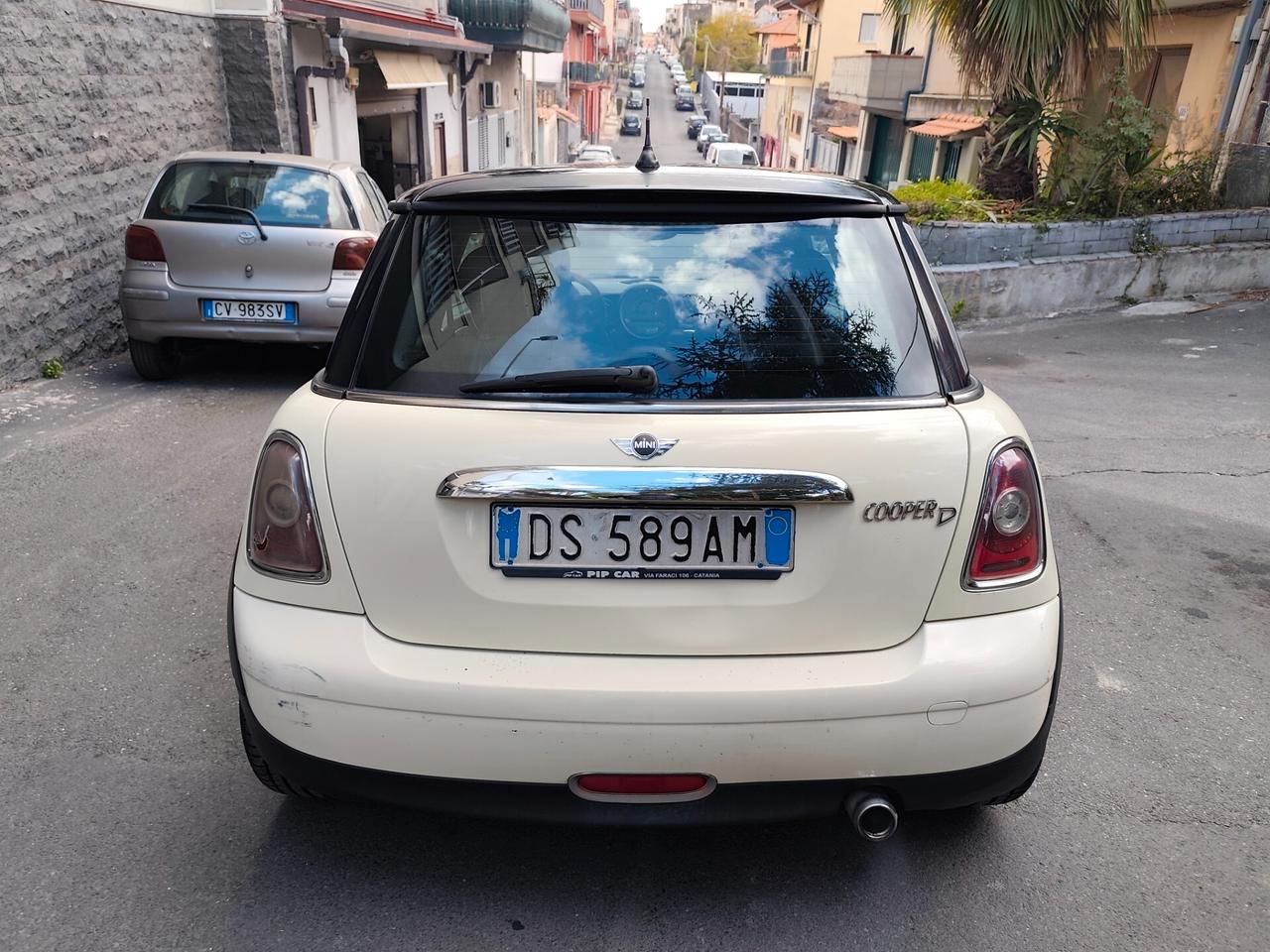 Mini 1.6 16V Cooper D 2010 Leggi