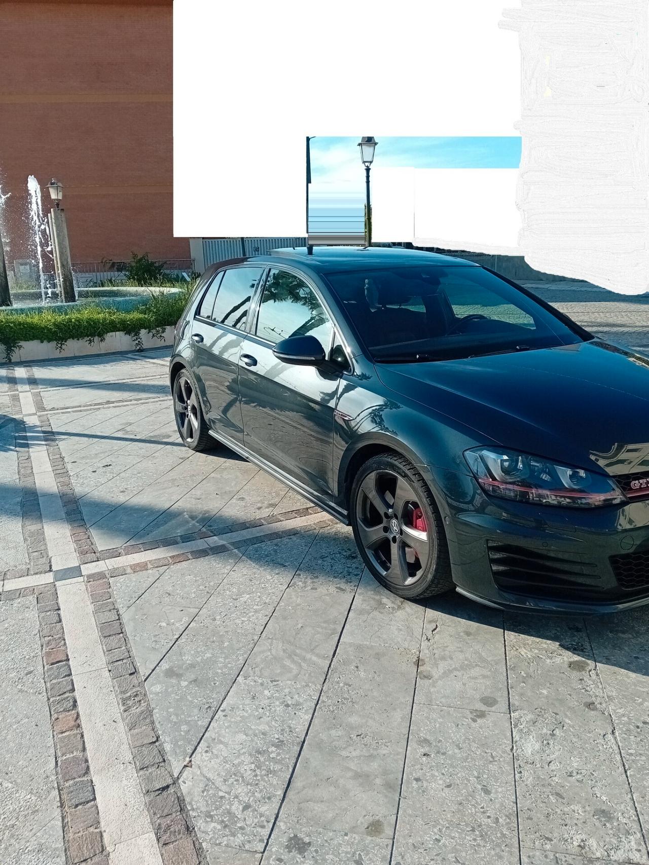 Volkswagen Golf GTI