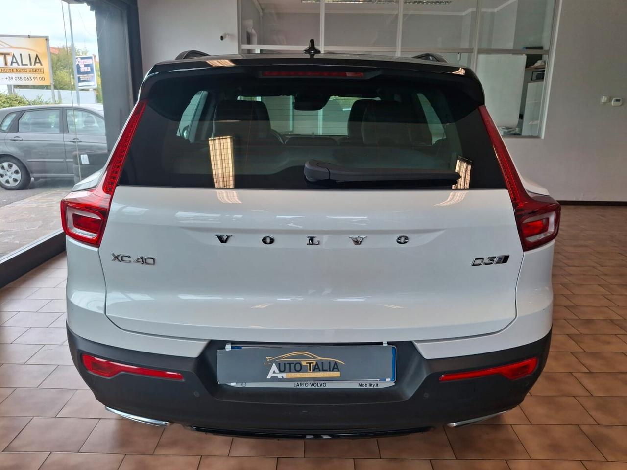 Volvo XC40 2.0 d3 R-design awd*TAGLIANDI CERTIFICATI