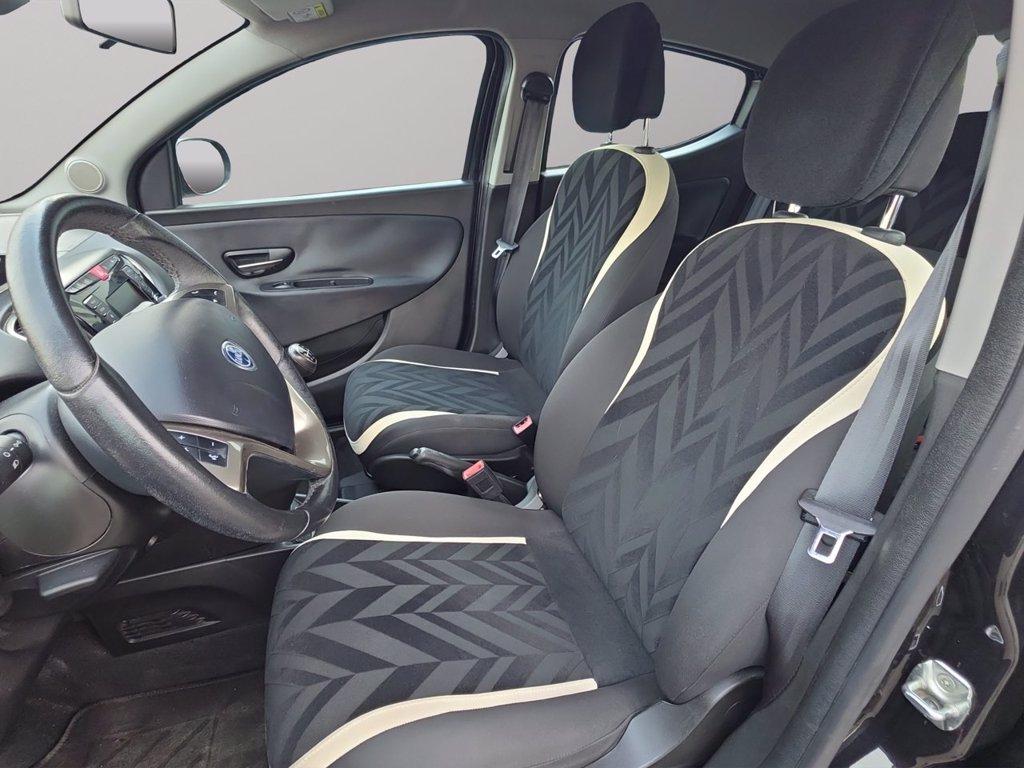 LANCIA Ypsilon 1.2 silver 69cv del 2017