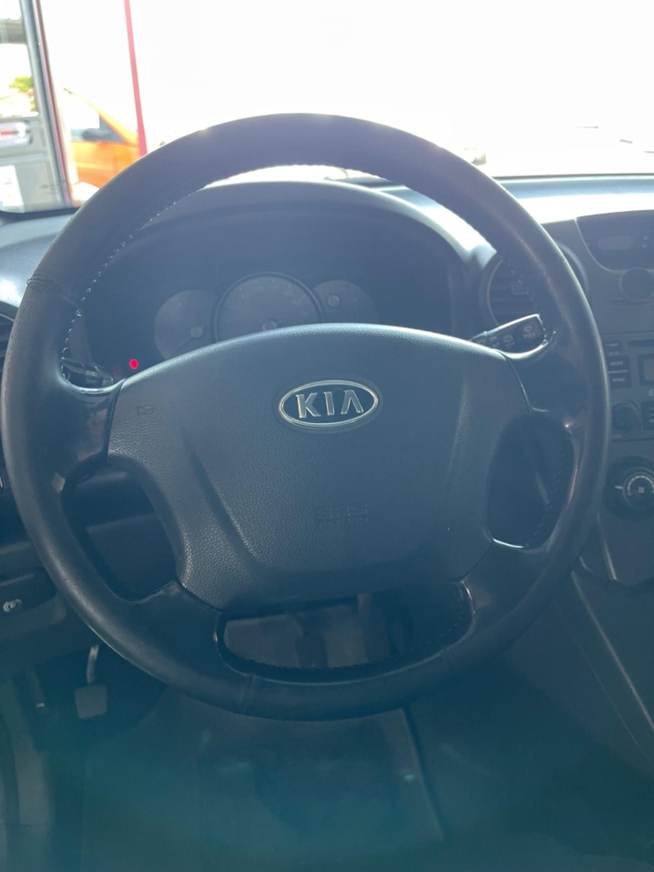 Kia Carens 2.0 16V CRDi Neopatentati PERMUTE RATE