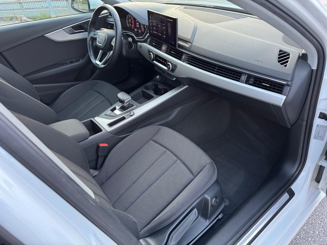 Audi A4 Avant 30 TDI/136 CV S tronic Business Advanced