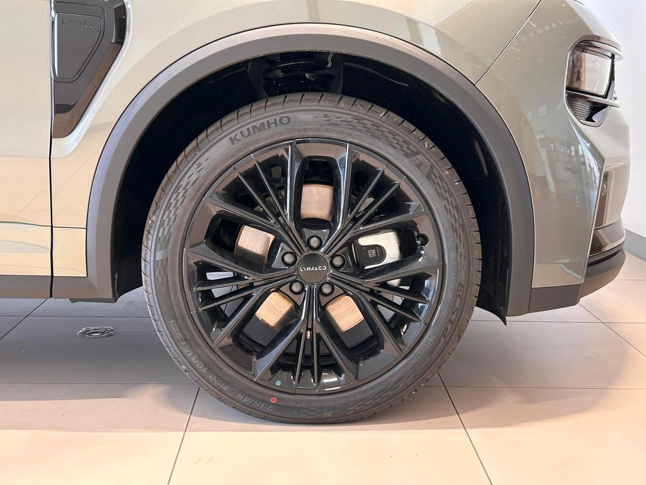 Lynk&co 01 PHEV More