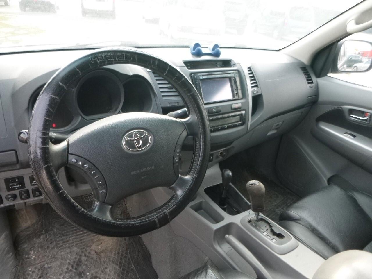 Toyota Hilux 3.0 D-4D aut.4WD 4p. Doub. Cab SR