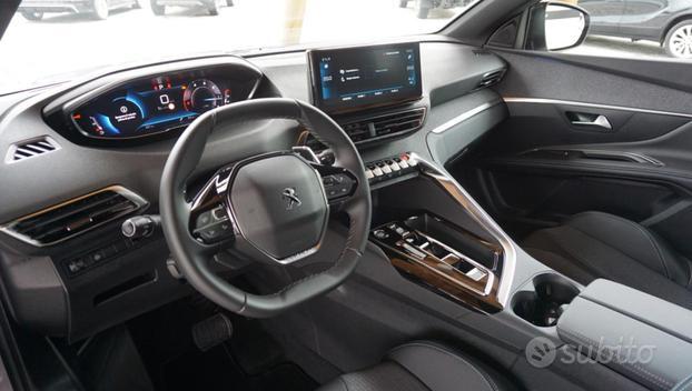 PEUGEOT 3008 BlueHDi 130 S&S EAT8 Allure Pack