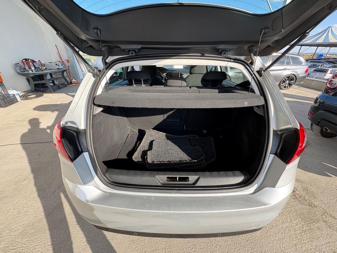 Peugeot 308 1.6 e-HDi 115 CV Stop&Start Business