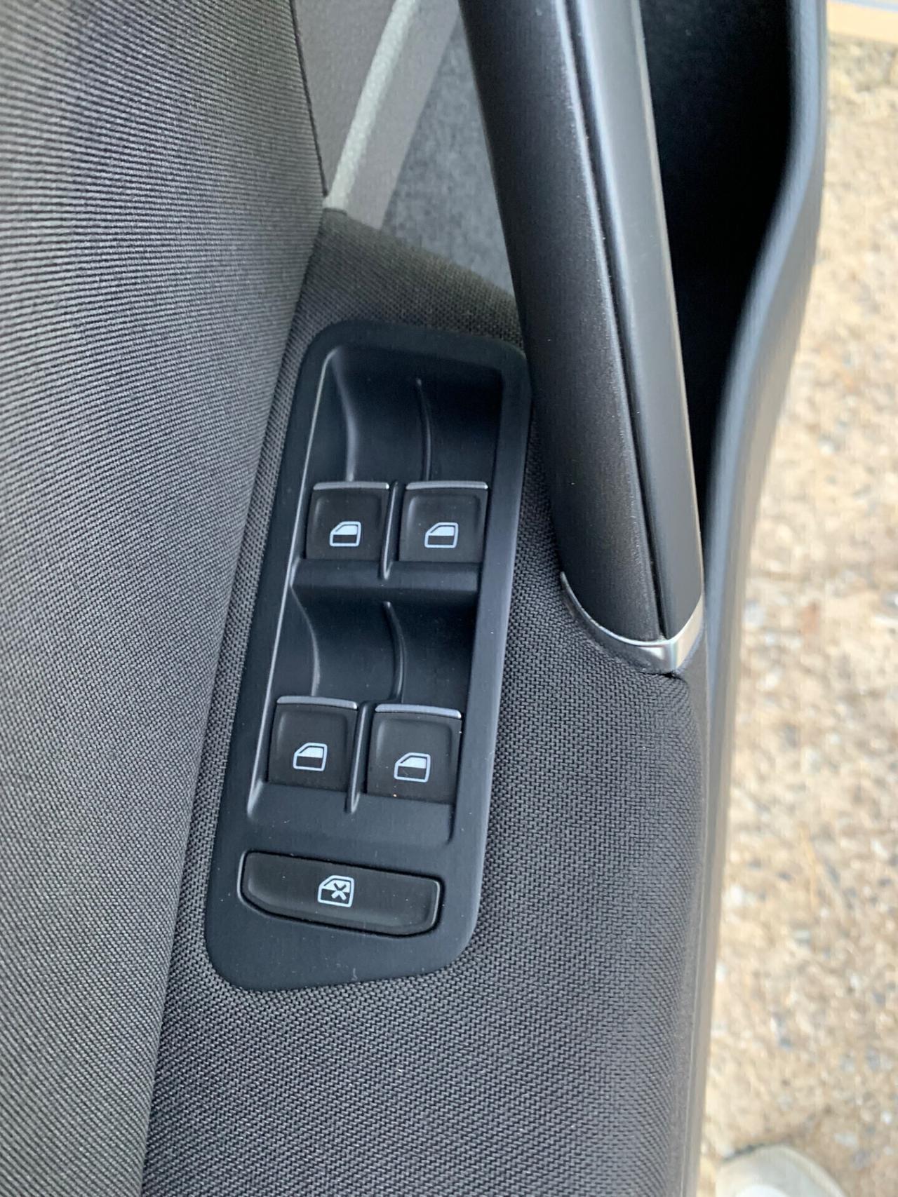 Volkswagen Golf 1.6 TDI 105 cv 5p. Highline BlueMotion Technology