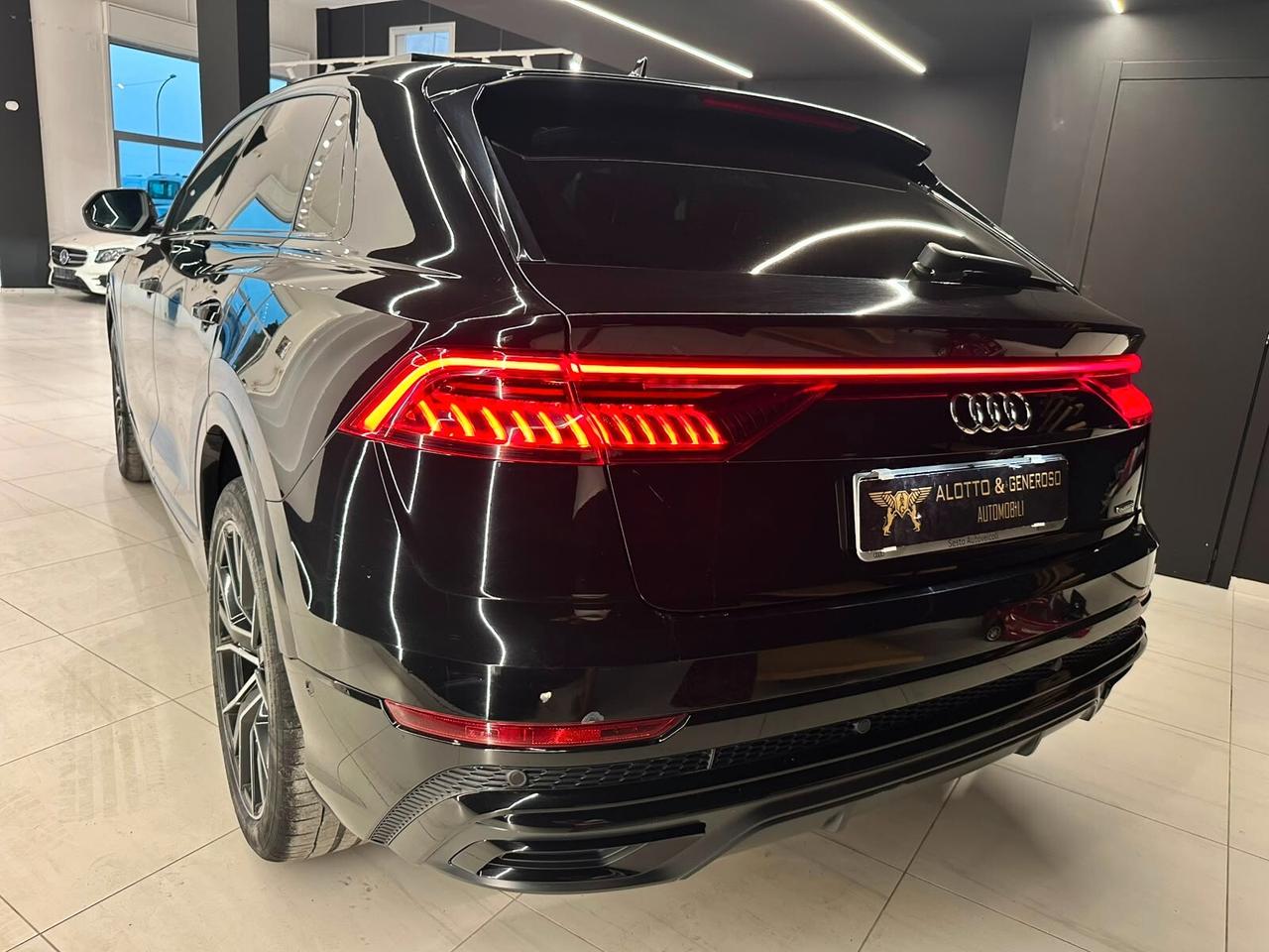 Audi Q8 50 TDI 286 CV quattro 3x S Line Full 2020