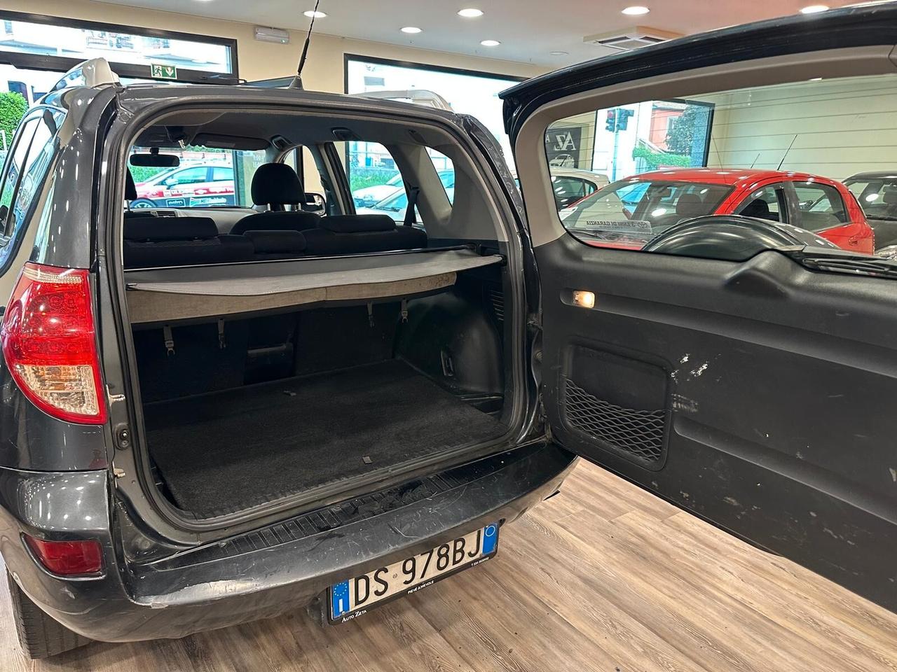 Toyota RAV4 2.2 D-4D 136 CV Luxury