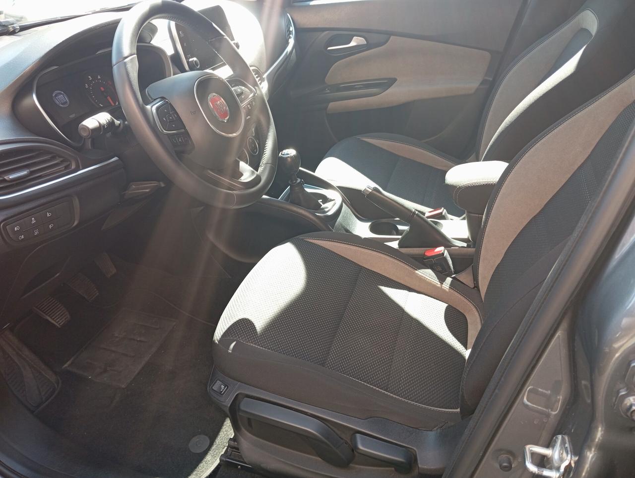Fiat Tipo 1.6 Mjt SW Lounge offerta del mese