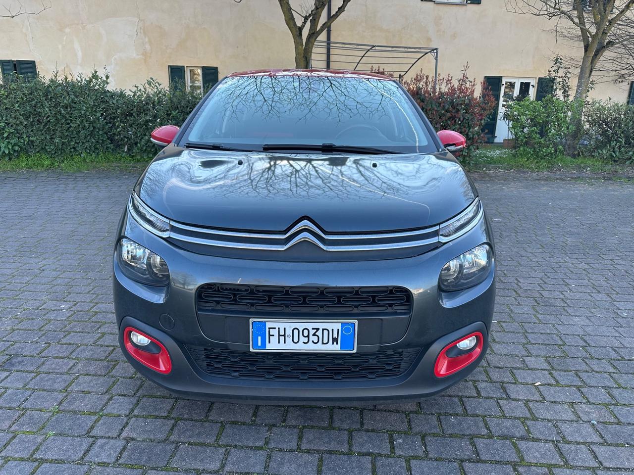 Citroen C3 MOTORE GIRA BENE MA MANGIA ACQUA