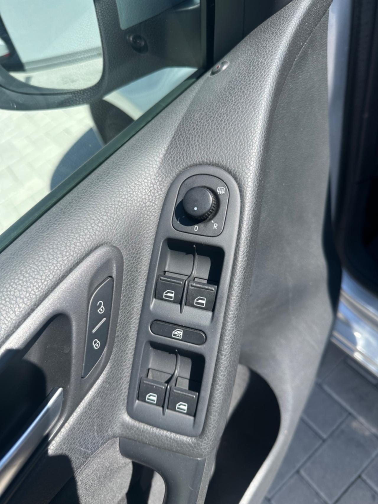 Volkswagen Golf 2.0 TDI 110CV ADATTA A NEOPATENTATI