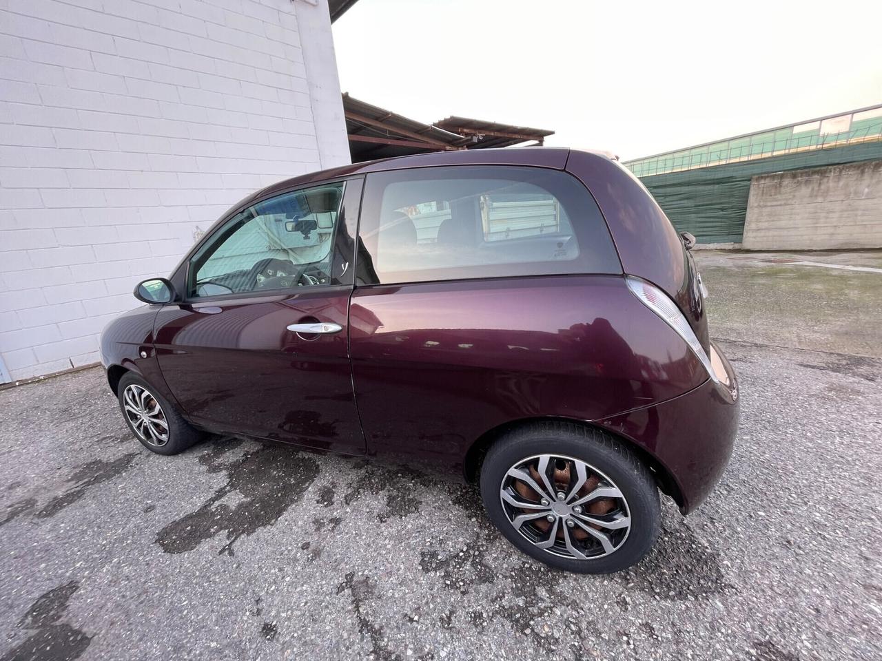 Lancia Ypsilon 1.2 Versus