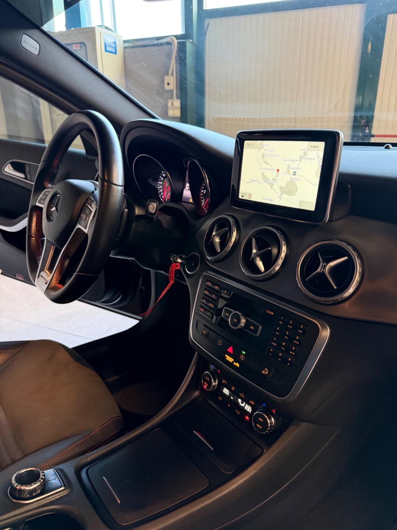 Mercedes-benz GLA 200d 4MATIC PREMIUM UNICOPR