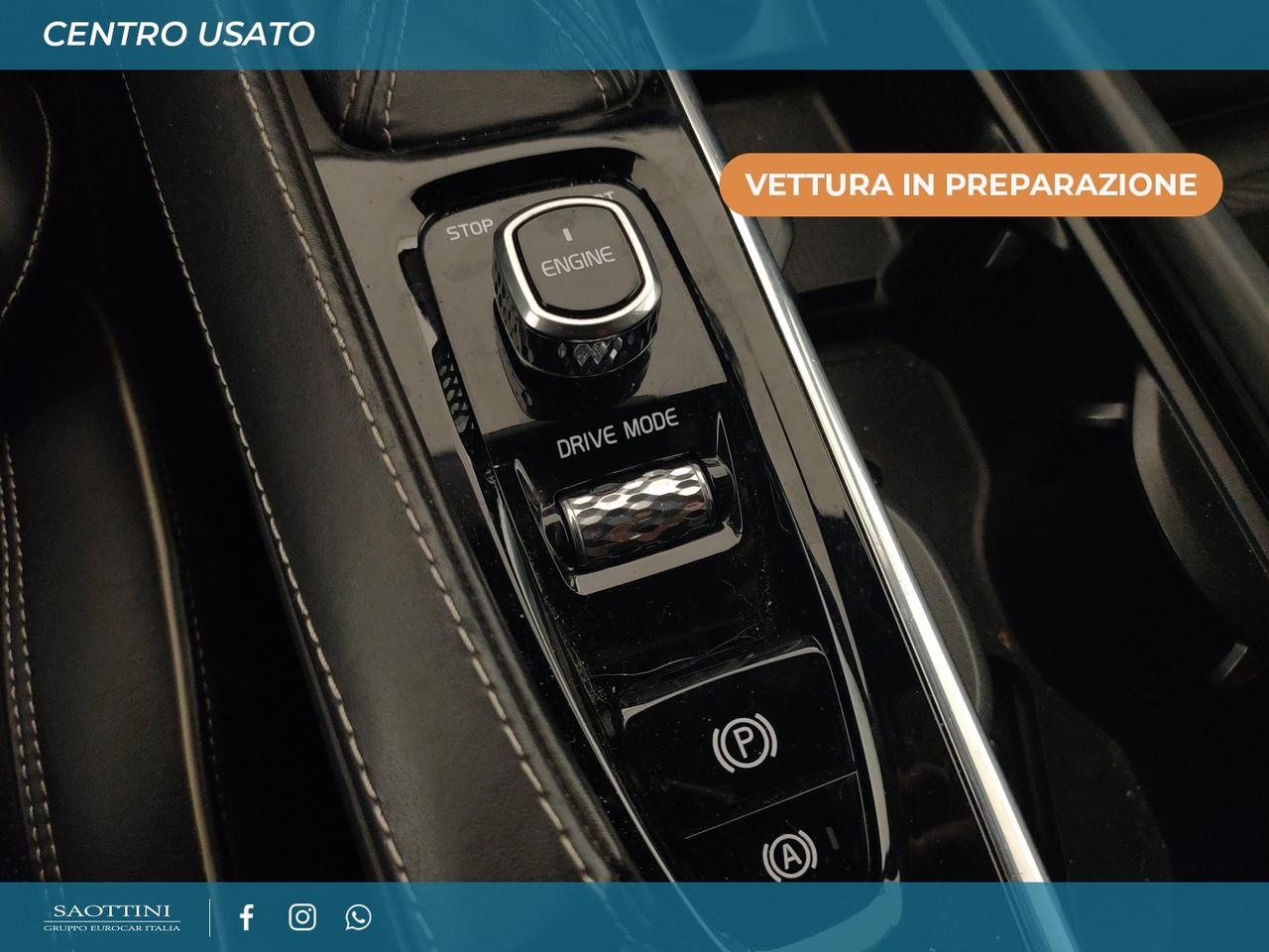 2.0 d5 R-Design awd 235 CV 7 p. Geartronic