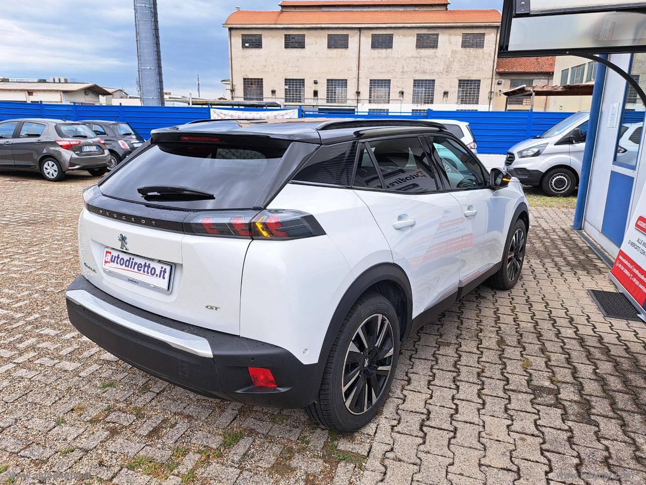 PEUGEOT 2008 motore elettrico 136 CV GT