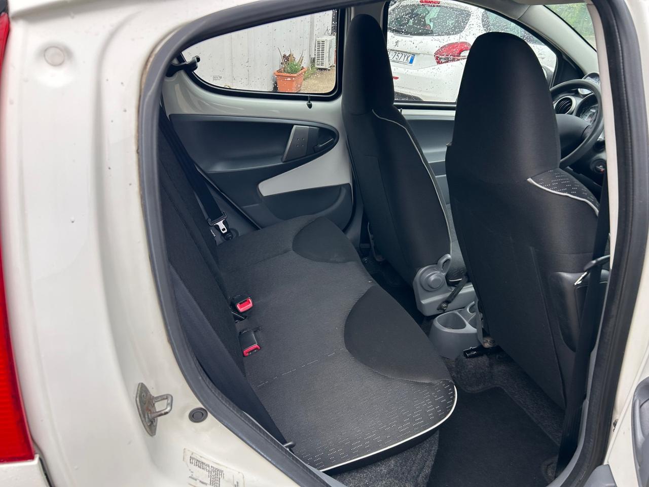 Peugeot 107 1.4 HDi 5p. Plaisir