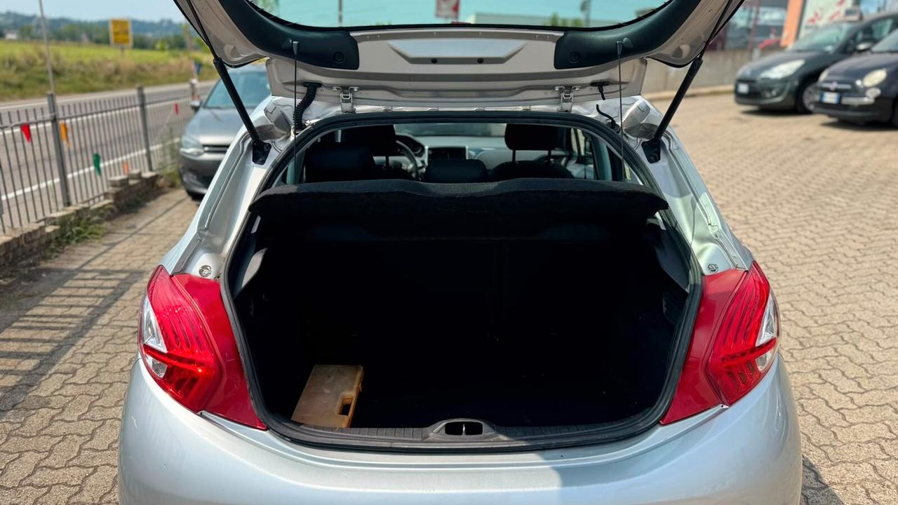 Peugeot 208 1.0 benzina 2015 neop.