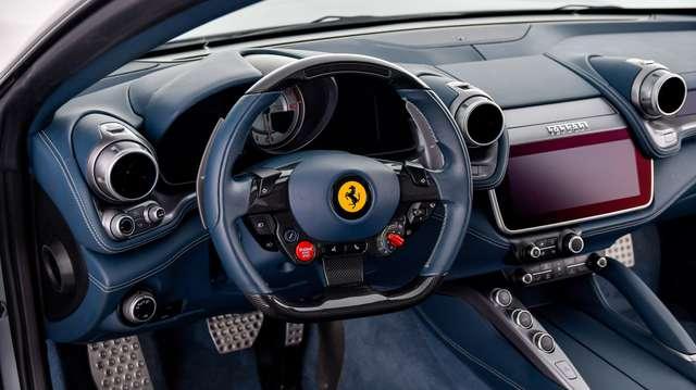 Ferrari GTC4 Lusso V12