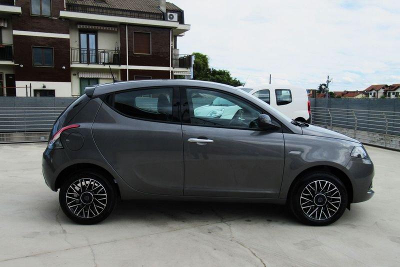 Lancia Ypsilon 1.0 FireFly 5 porte S&S Hybrid Platino con BONUS Easy Go'