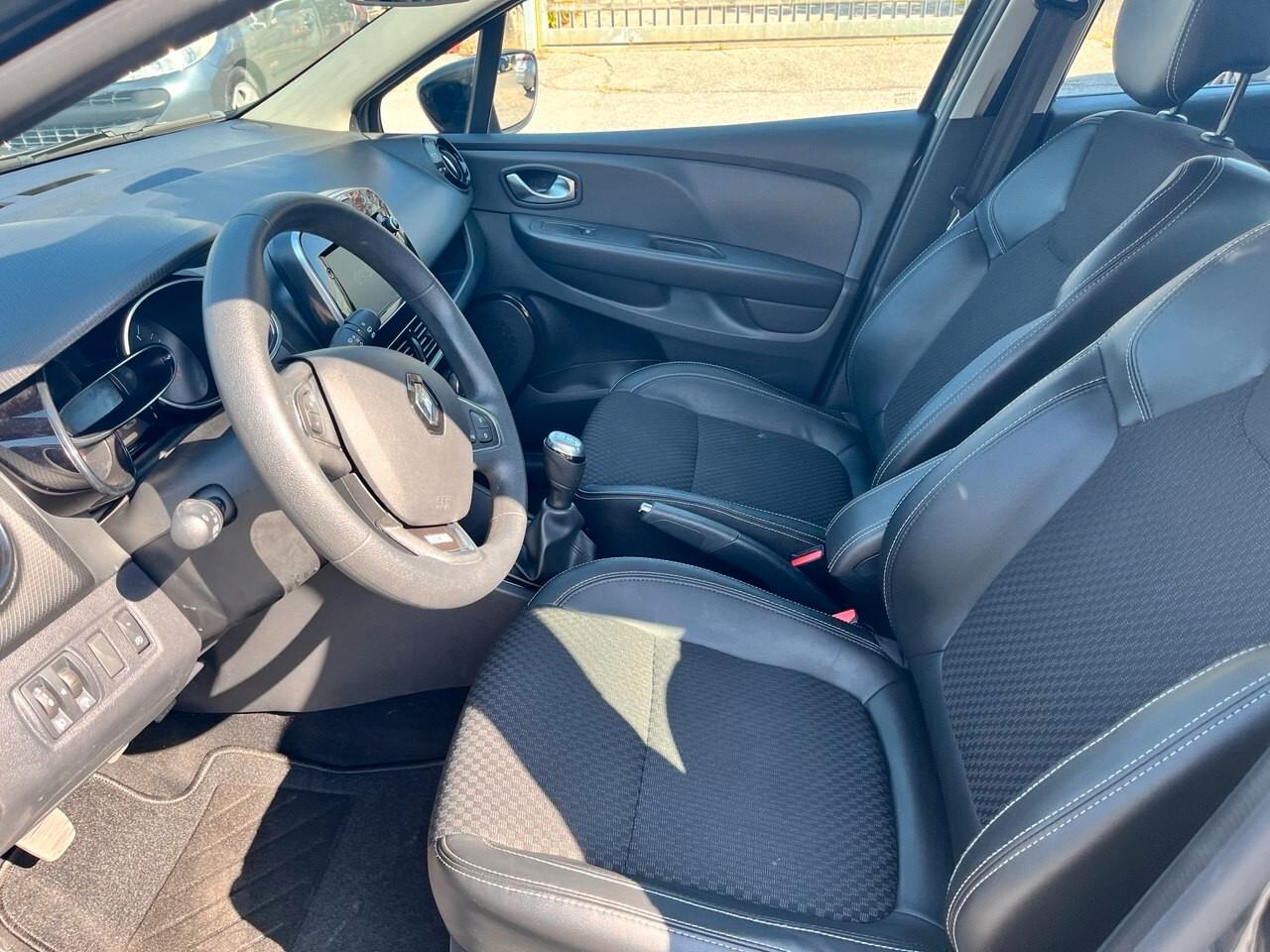 Renault Clio TCe 12V 90 CV 5 porte Moschino Zen