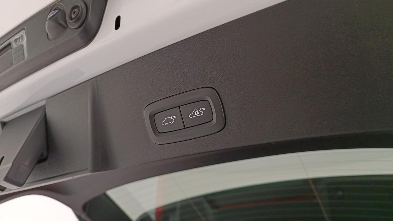 VOLVO XC40 2.0 b3 Core auto