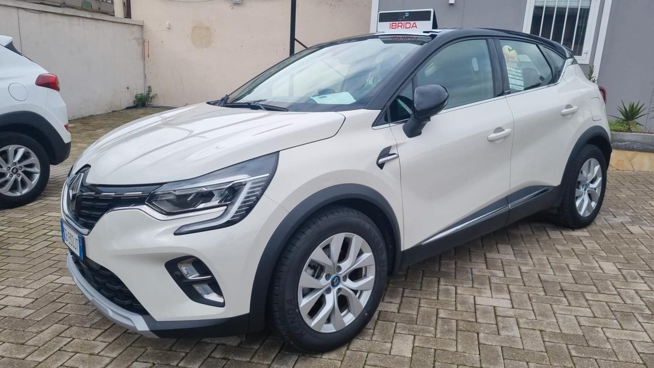 Renault Captur Plug-in Hybrid E-Tech 160 CV Initiale Paris