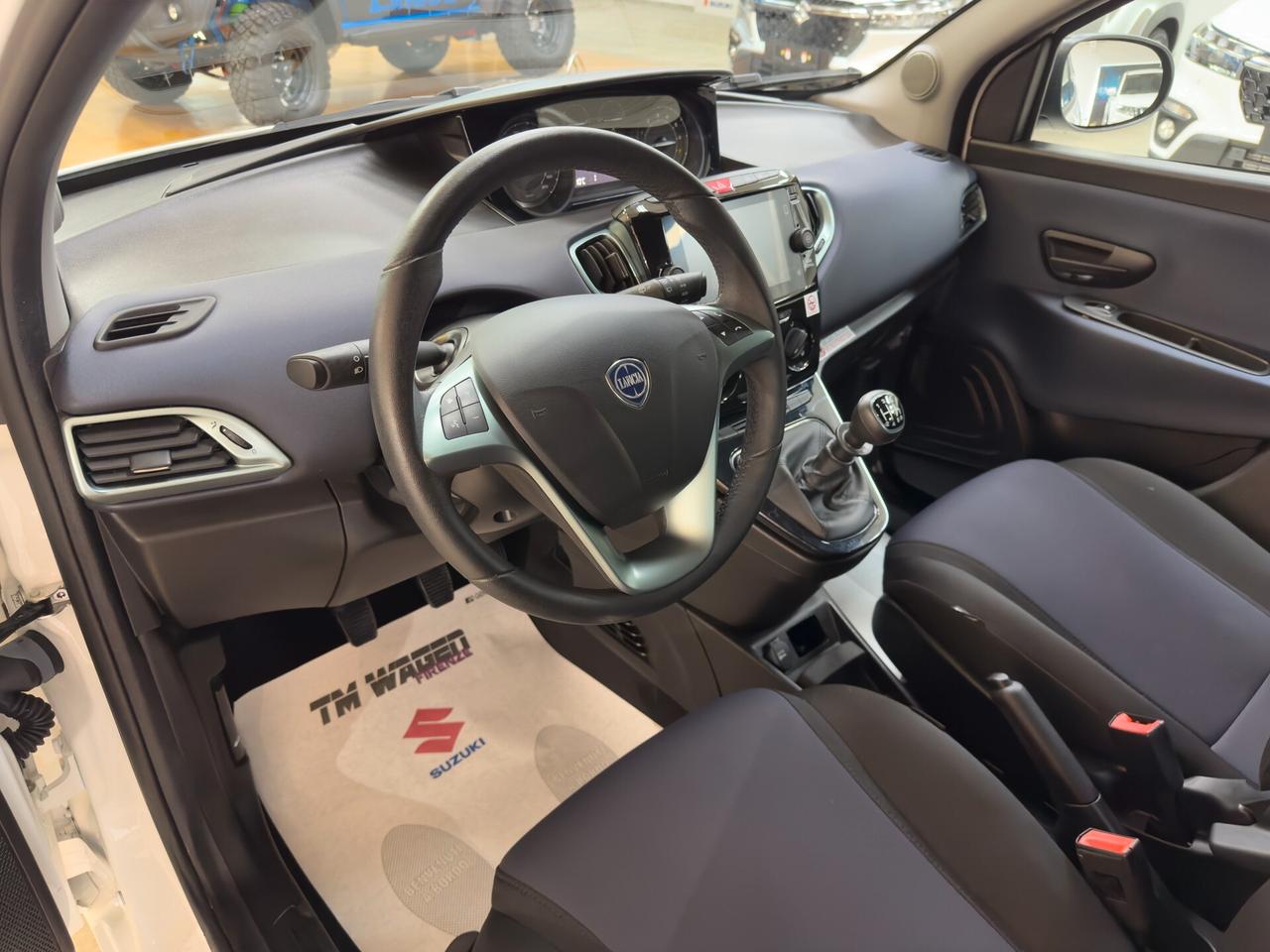 Lancia Ypsilon 1.0 hybrid Silver NEOPATENTATI* AZIENDALE