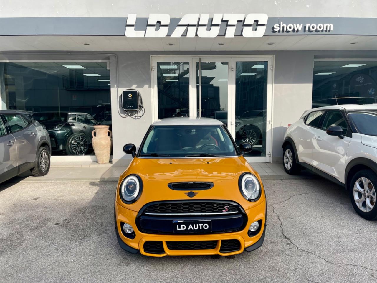 Mini Mini 2.0 Cooper SD allestimento JKW