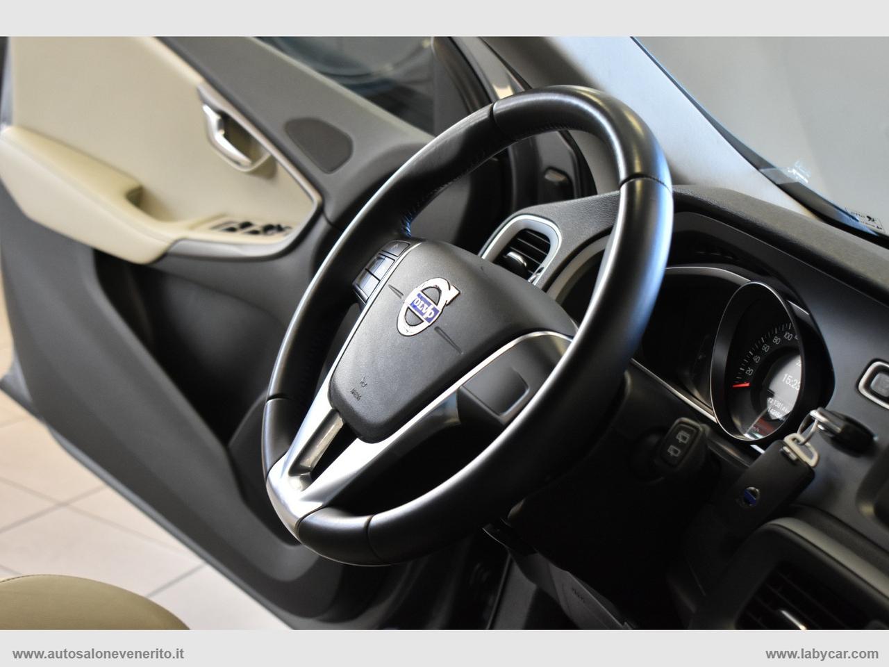 VOLVO V40 D2 1.6 Summum