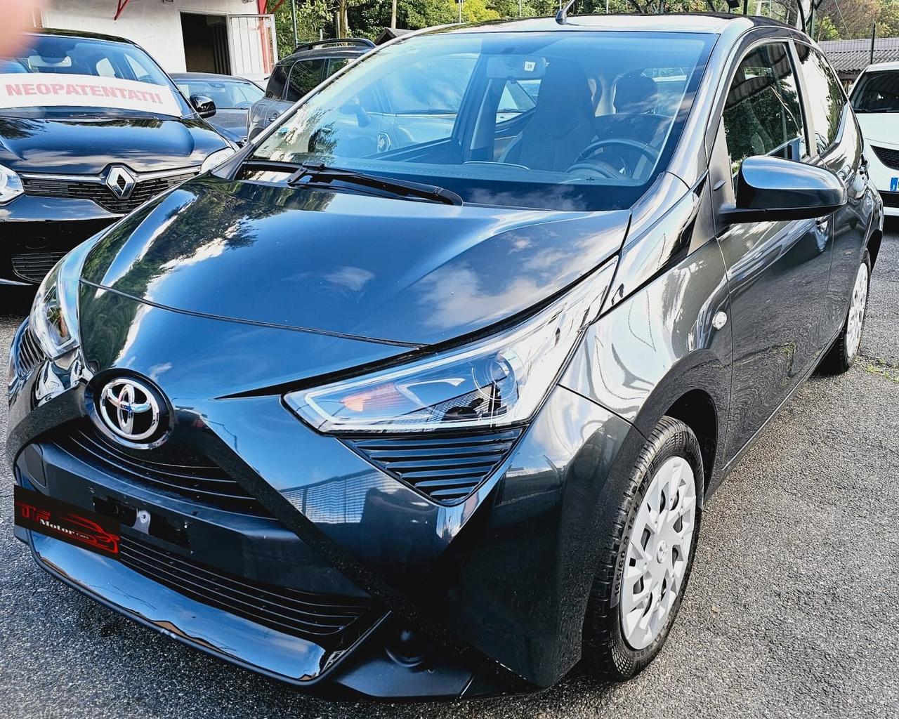 Toyota Aygo Connect 1.0 VVT-i 72 CV 5 porte x-play