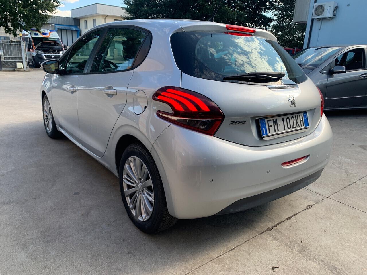 Peugeot 208 BlueHDi 75 5 porte