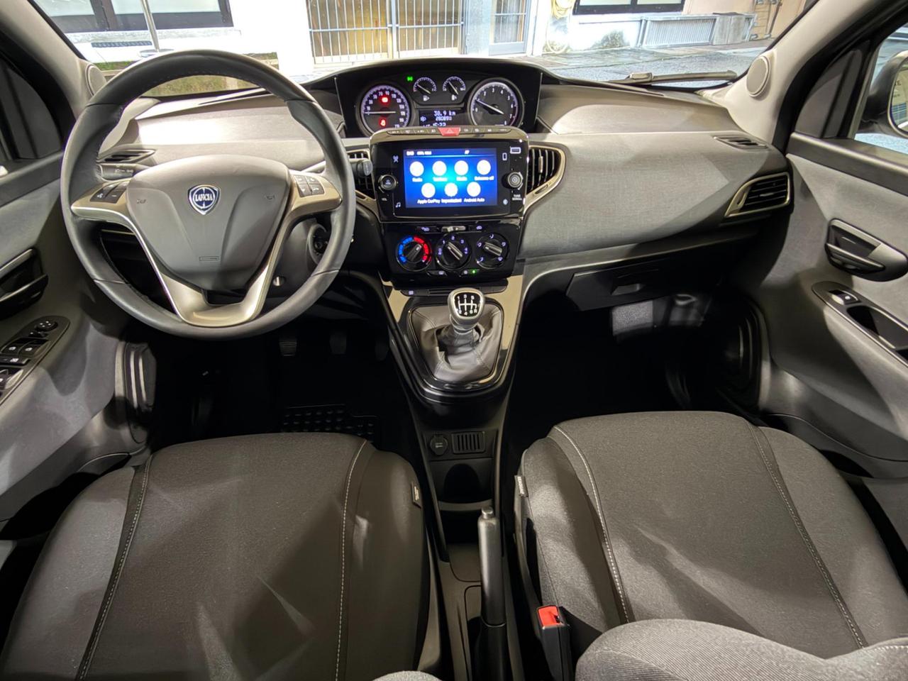 Lancia Ypsilon 1.0 firefly hybrid Gold s&s 70cv