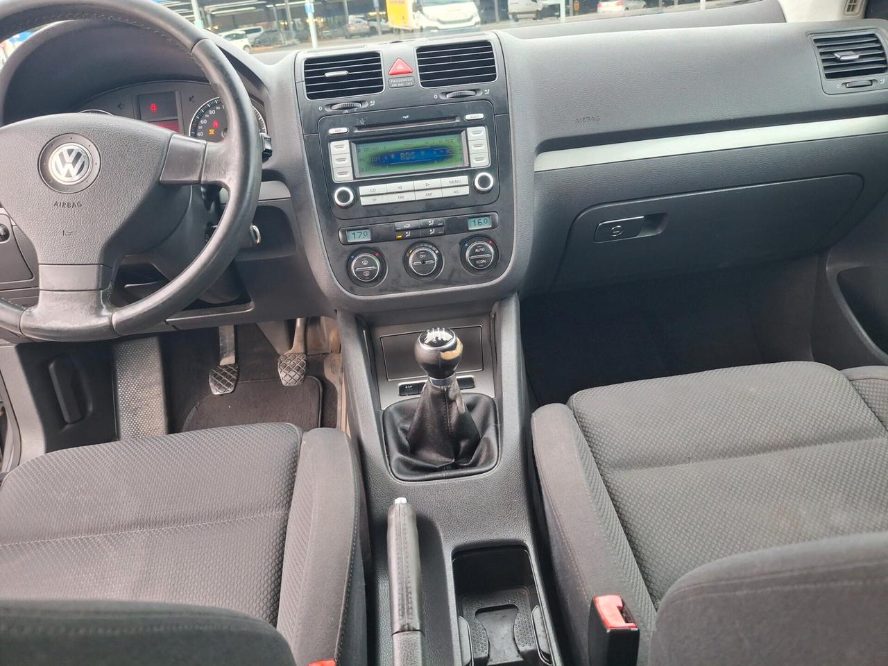 Volkswagen Golf 1.6 16V FSI 5p. Sportline