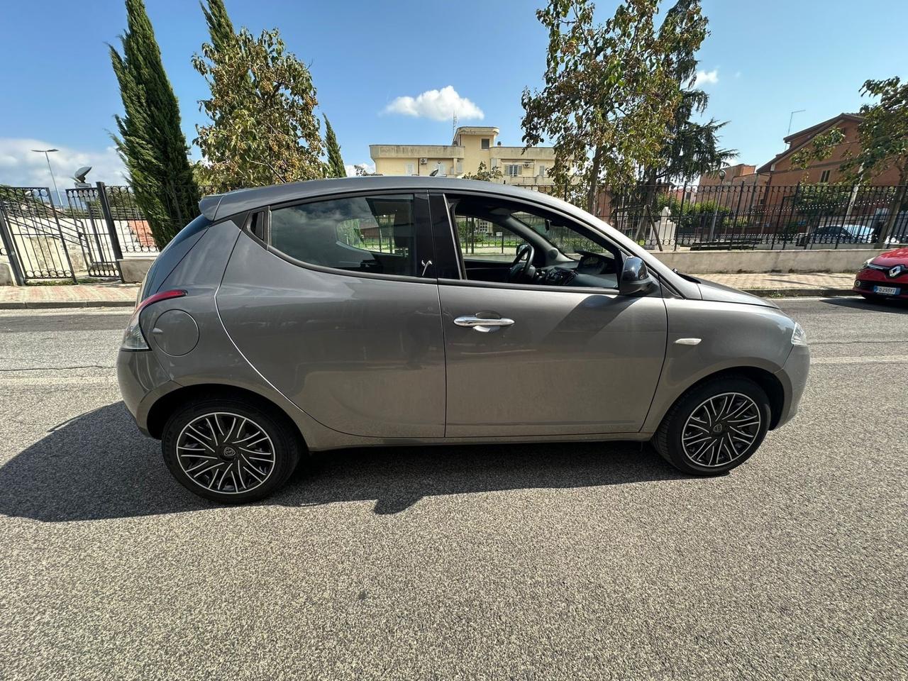 Lancia Ypsilon 1.2 69 CV 5 porte