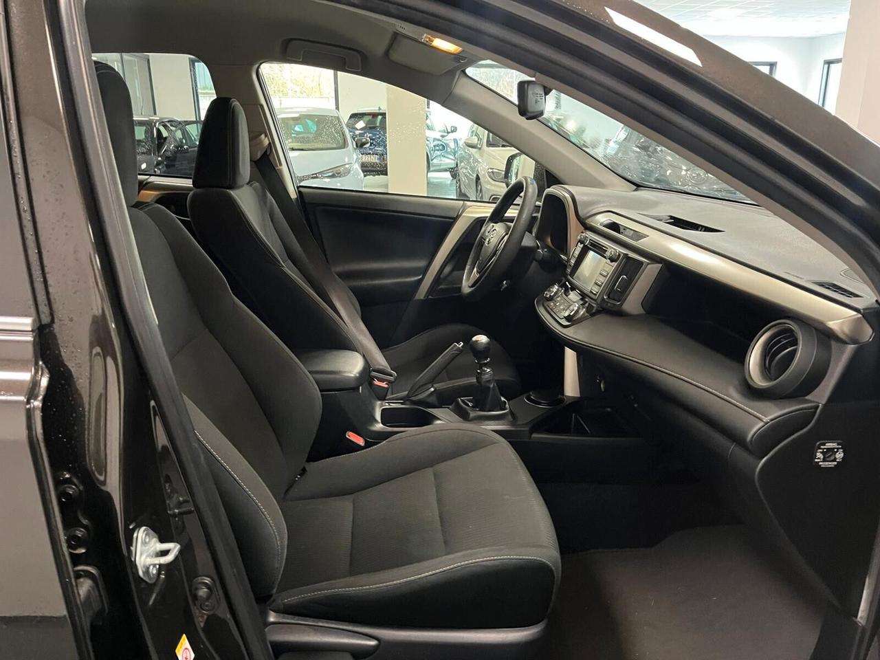 Toyota RAV 4 2.0 d-4d Lounge 4wd-EURO5B-MANUALE-