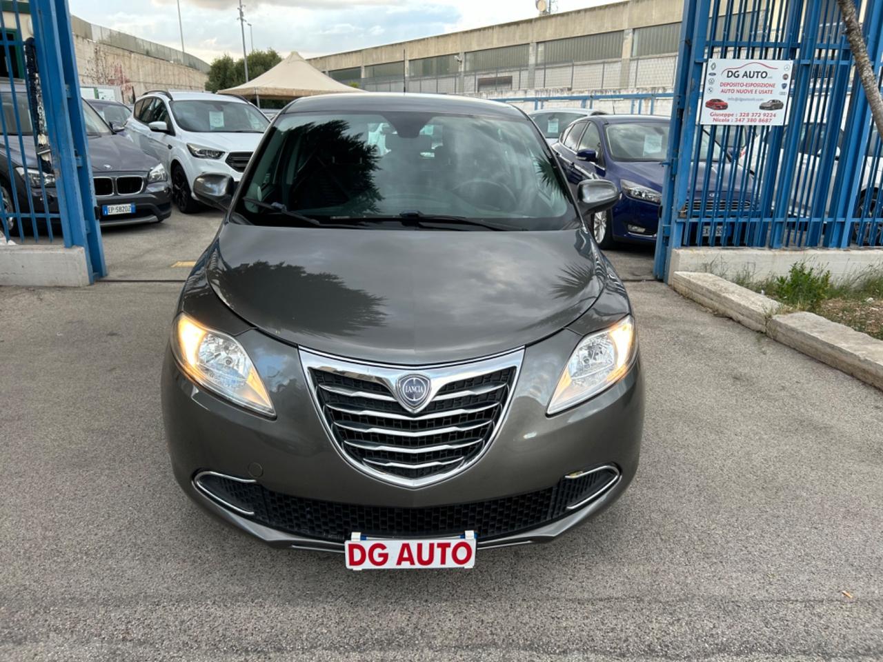 Lancia Ypsilon 1.2 benzina 69 cavalli 2012