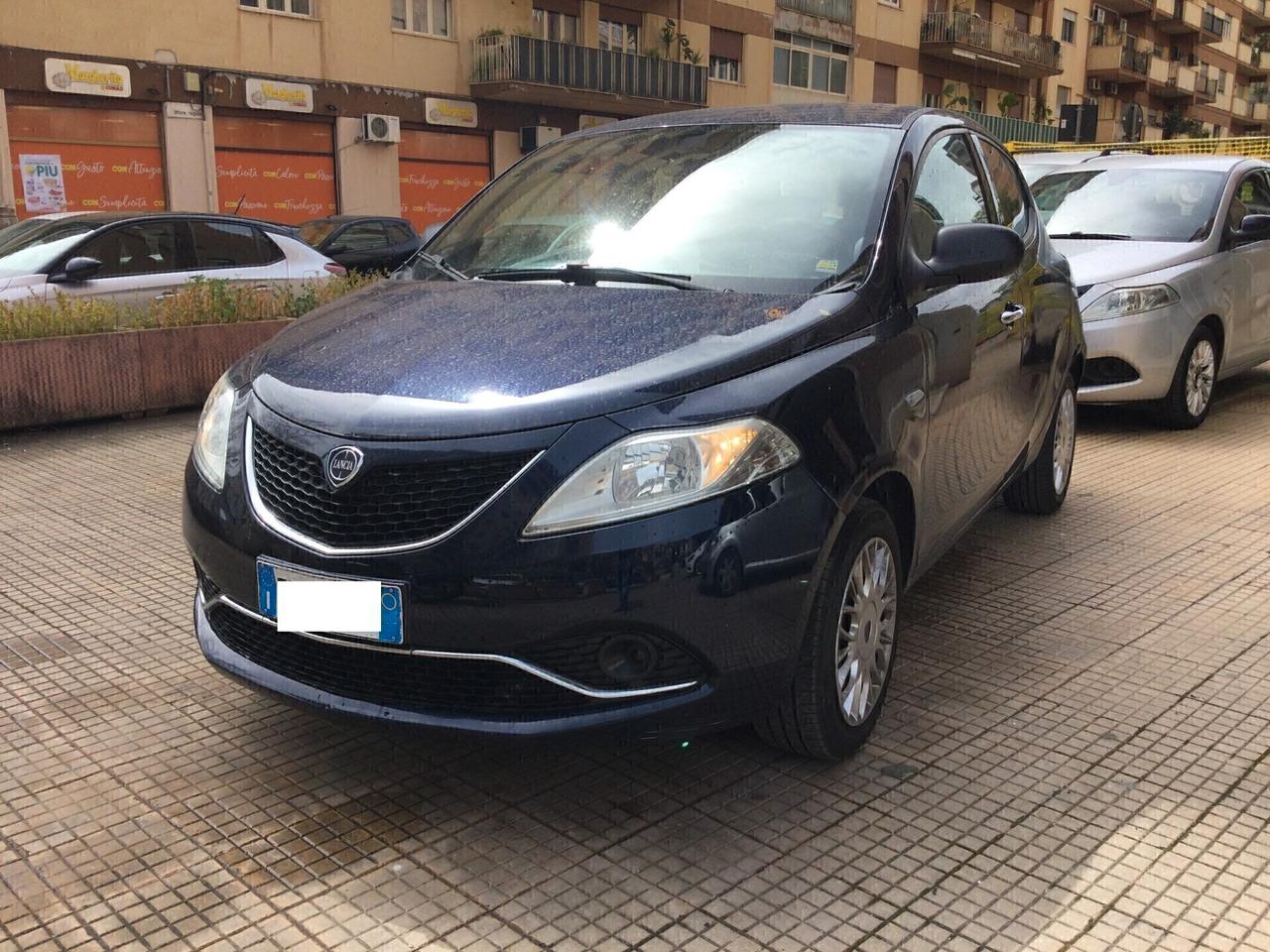 Lancia Ypsilon 1.2 69 CV 5 porte Silver