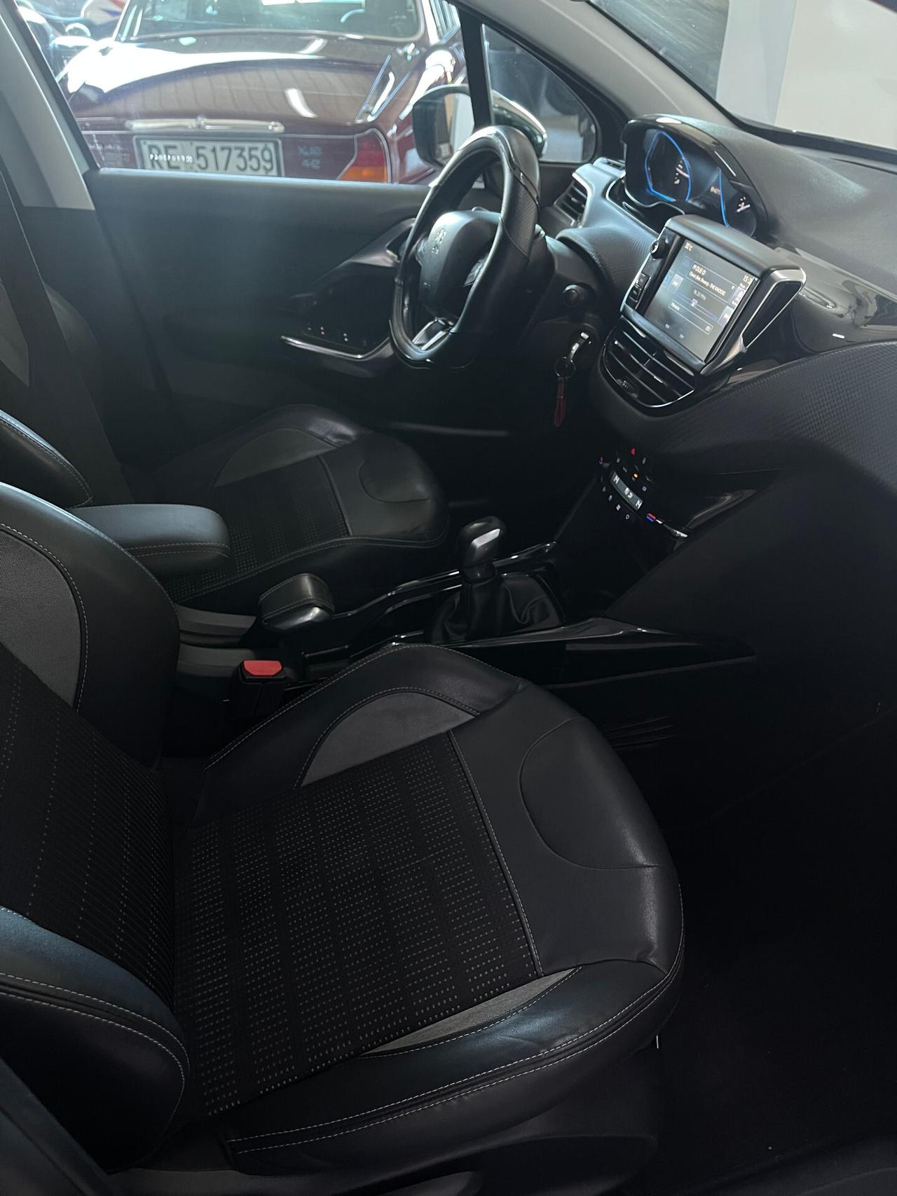 Peugeot 2008 1.6 VTi 120CV Allure