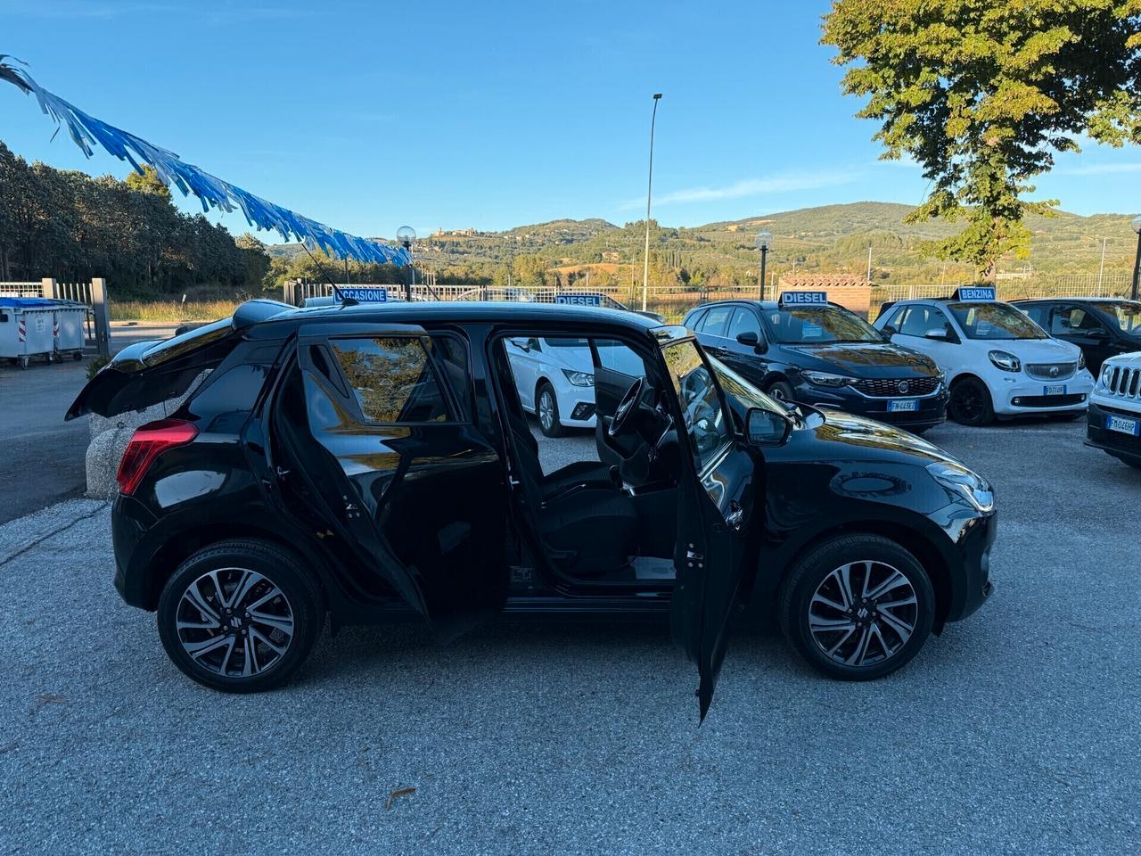 "UNA CHICCA" Suzuki Swift 1.2 Hybrid 4x4 AllGrip Top