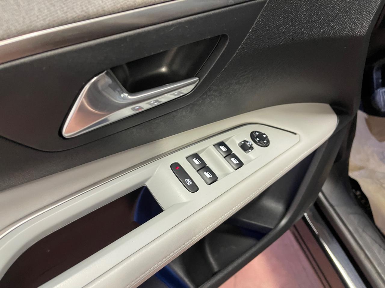 Peugeot 3008 BlueHDi 130 S&S Allure