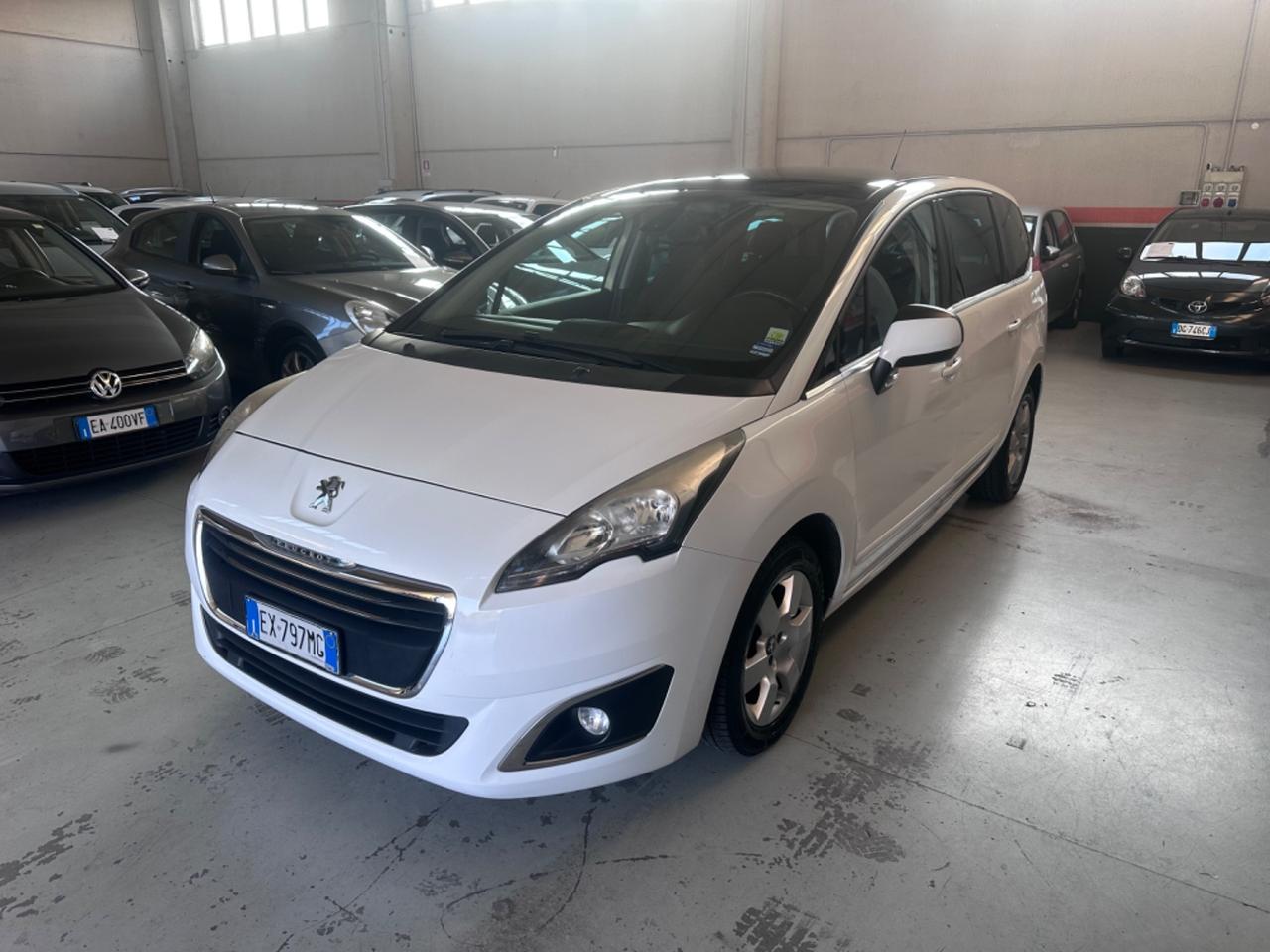 Peugeot 5008 1.6 HDi 115CV Active
