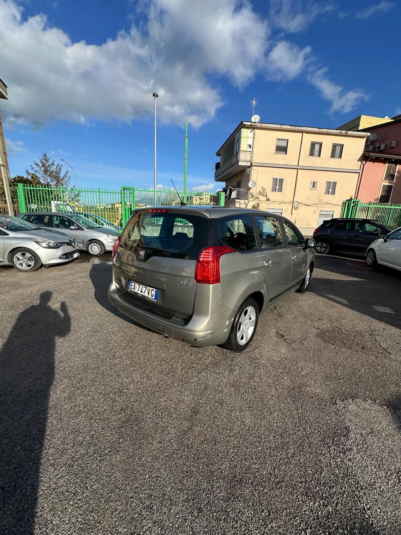 Peugeot 5008 1.6 HDi 110CV Féline