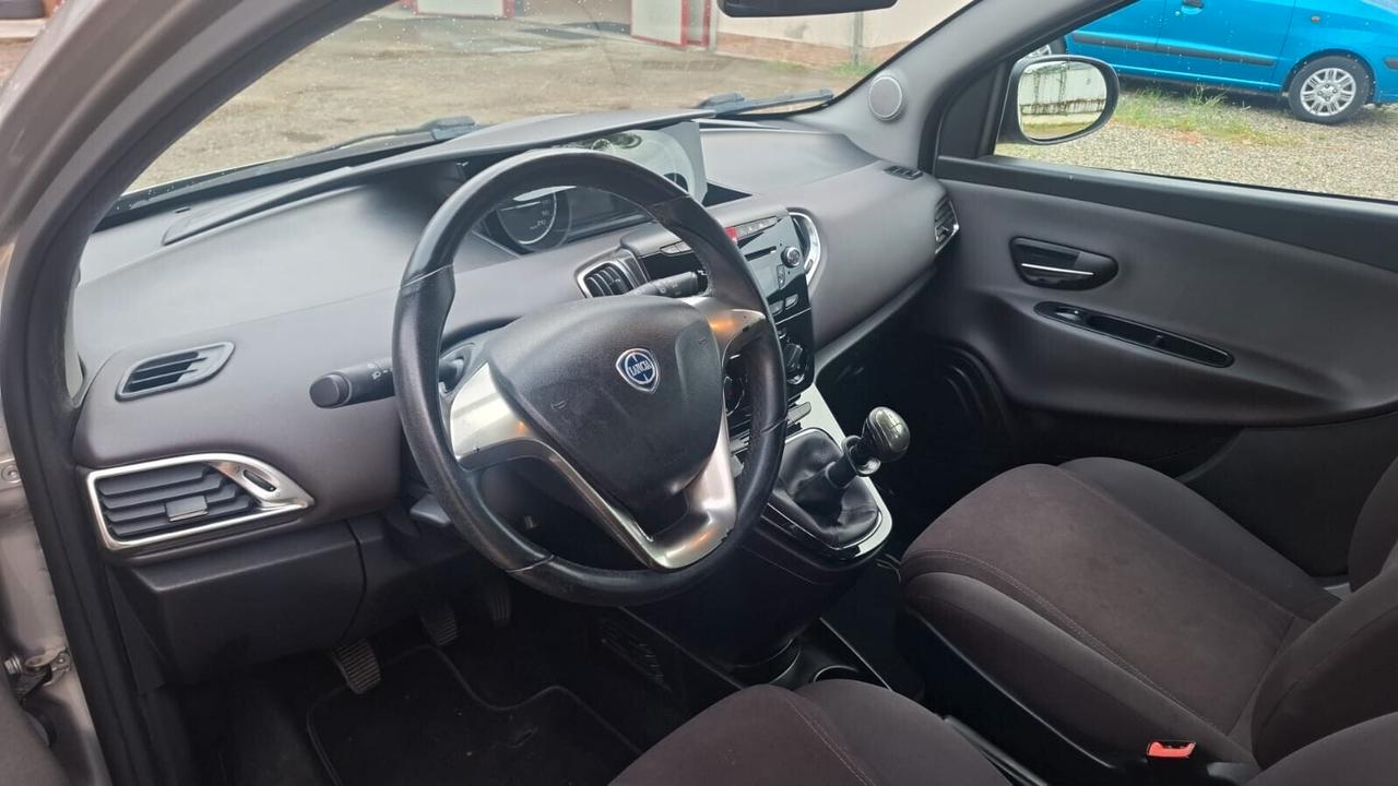 Lancia Ypsilon 85 CV 5 porte Metano Ecochic Gold