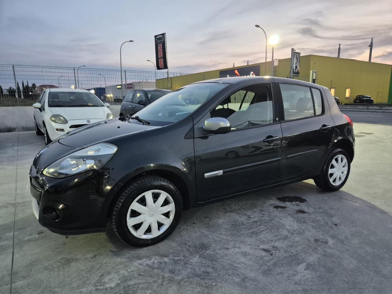 Renault Clio 1.2 16V 5 porte Luxe NAVIGATORE